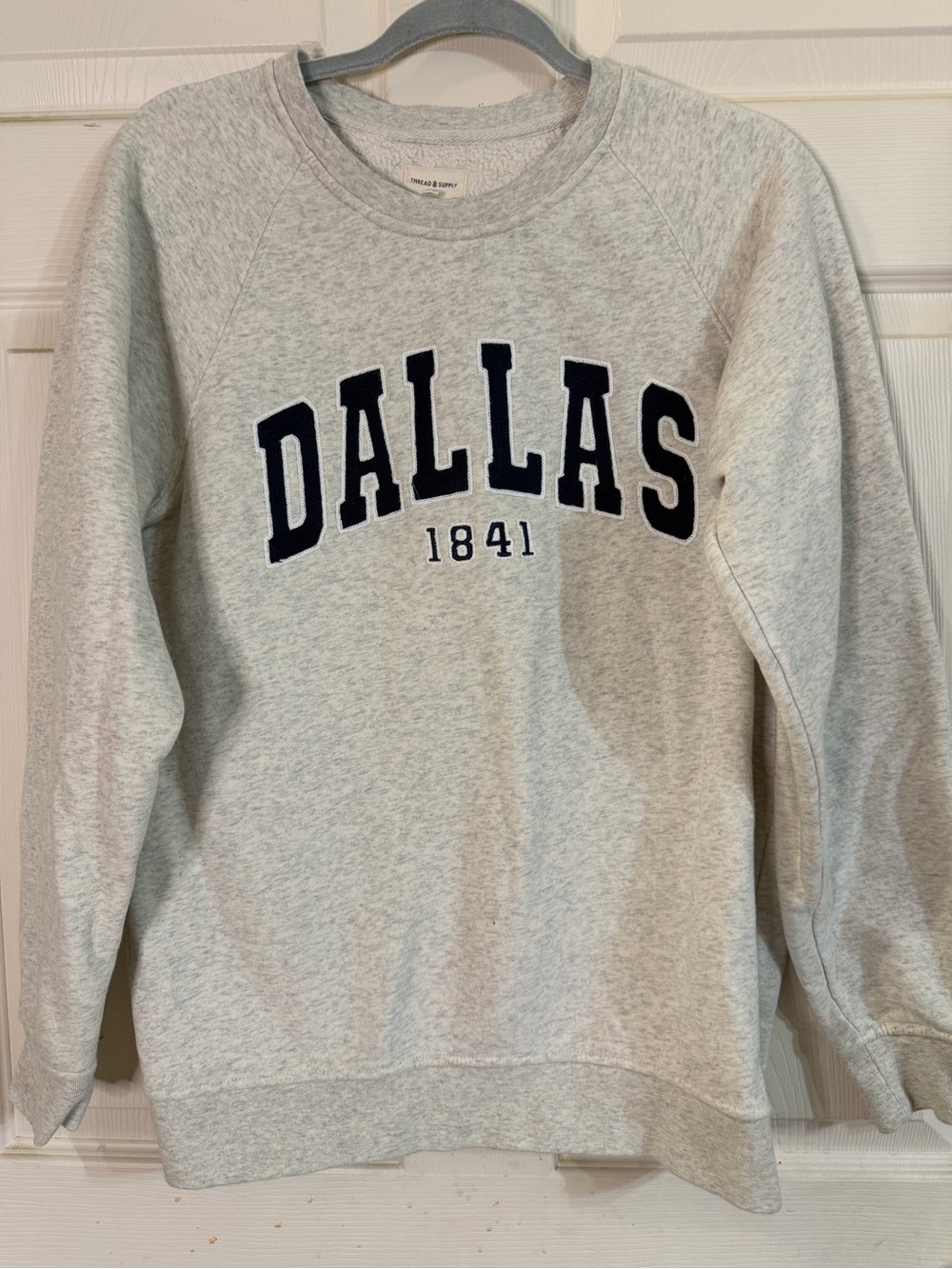 THREAD & SUPPLY Dallas 1841 Women's Graphic Crewneck Pullover Sweatshirt M EUC